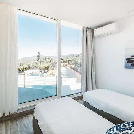 Douze Villa *