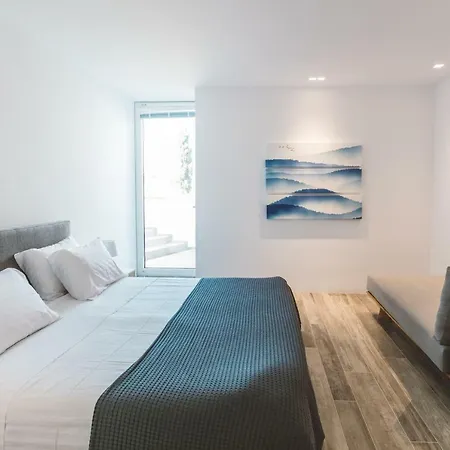 Douze Villa Volimes